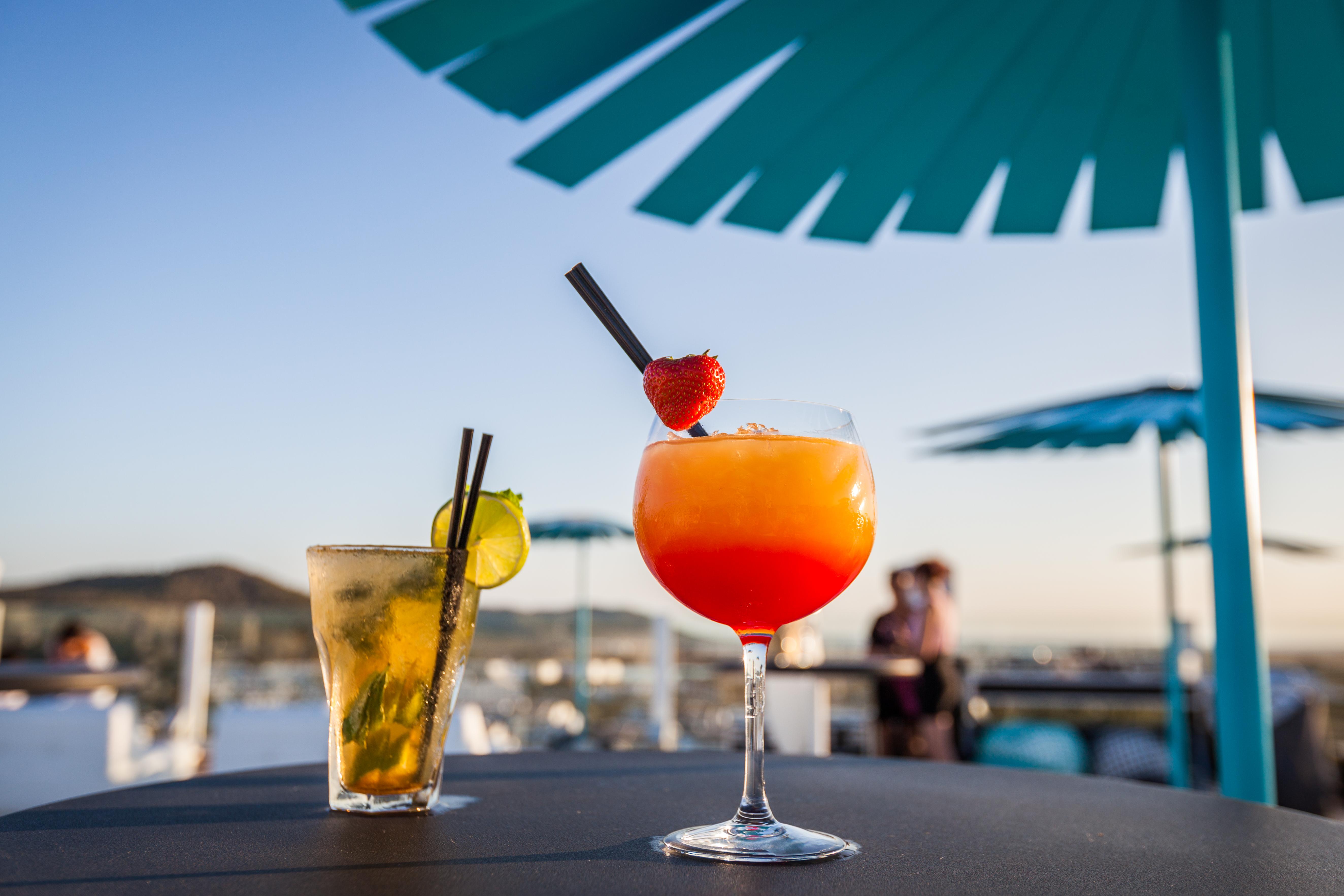 Hard Rock Hotel Ibiza Playa d'en Bossa Exterior photo Cocktails at the beach