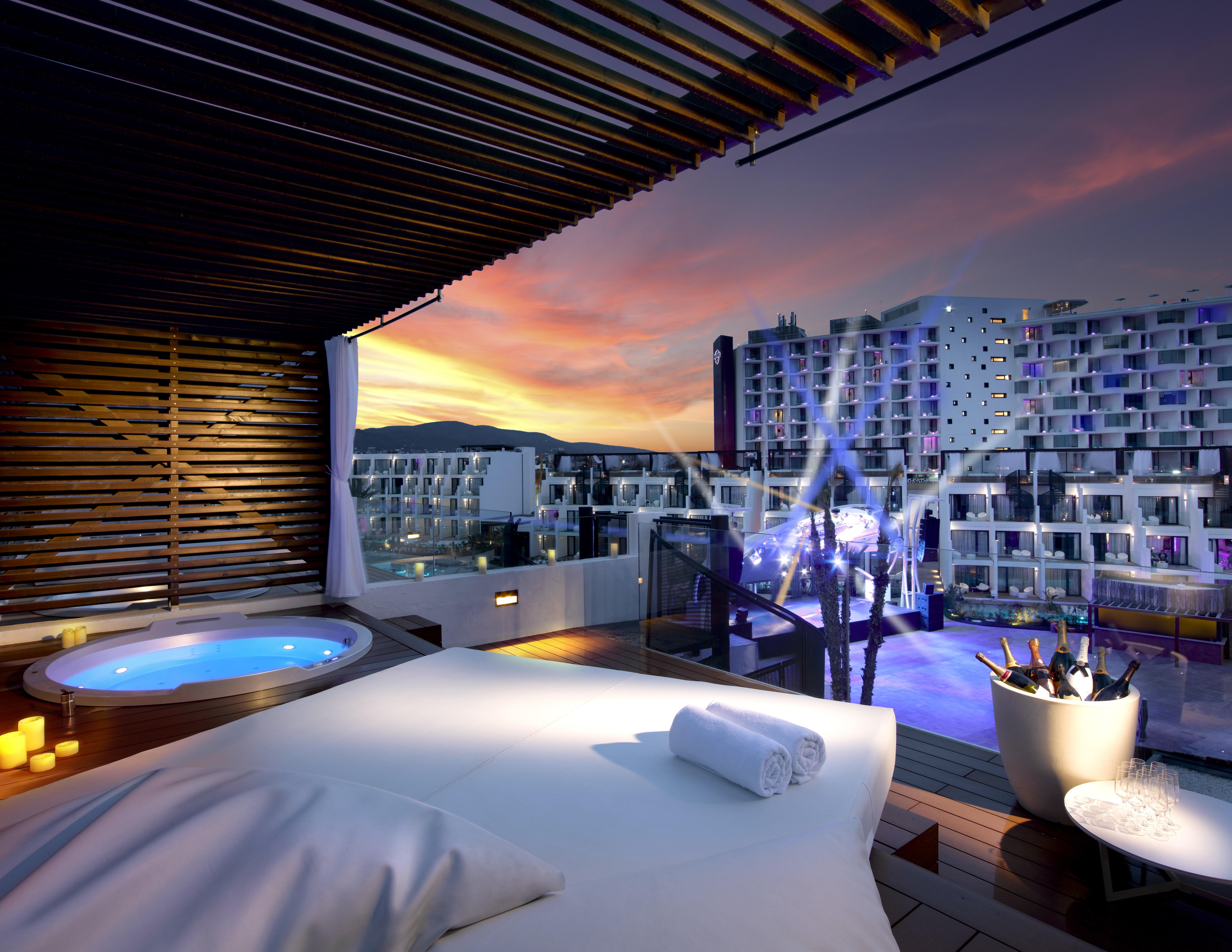 Hard Rock Hotel Ibiza Playa d'en Bossa Exterior photo The spa at the W Hotel, Bali